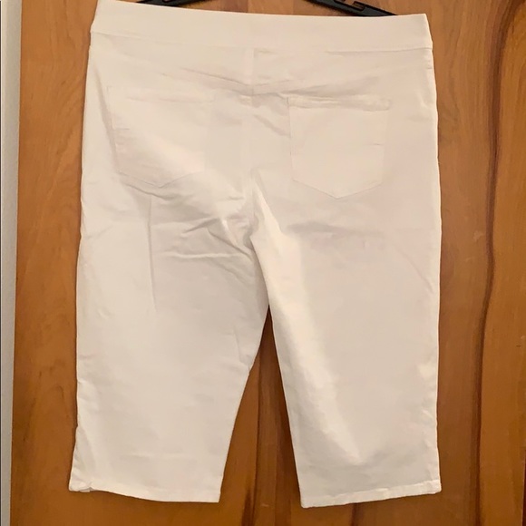 Ladies capris - Picture 5 of 7